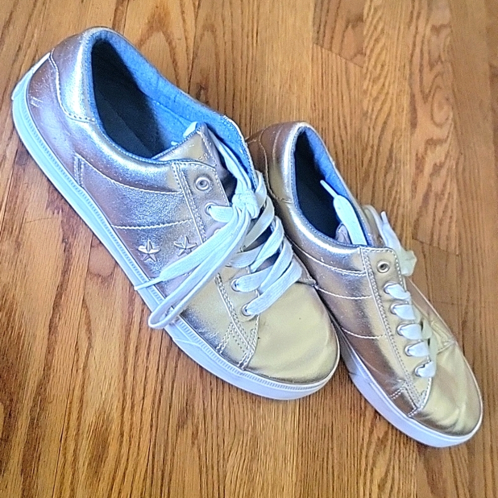Woman shoes
